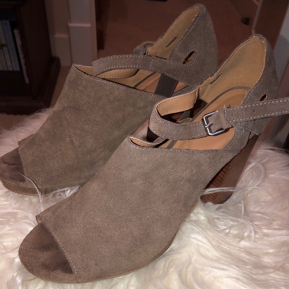 URBAN OUTFITTERS ✧ HEELS